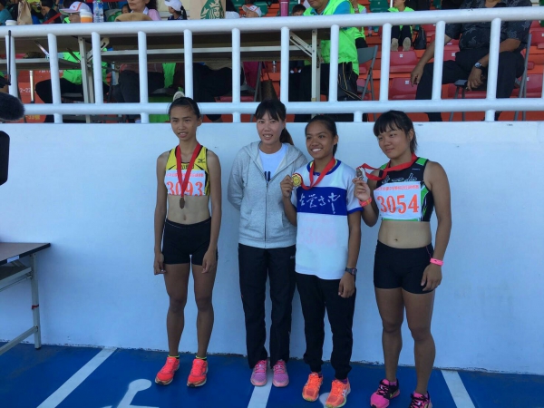 105年全國中等學校田徑錦標賽 欣賀 體育班周冠伶同學勇奪高女組800公尺金牌的顯示圖片 105年全國中等學校田徑錦標賽 欣賀 體育班周冠伶同學勇奪高女組800公尺金牌