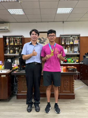 恭喜體育班吳伯毓同學榮獲114年全國協會盃射擊錦標賽高中男子組10公尺空氣手槍~金牌